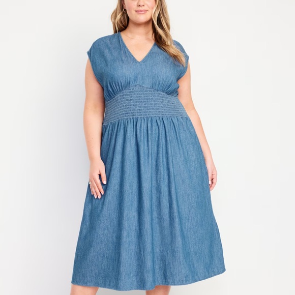 NWT OLD NAVY  Waist-Defined Midi Dress Color: Blue Wash - Picture 6 of 9
